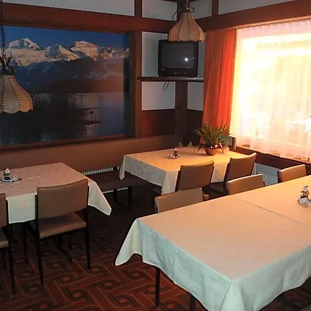 Milan Hotel *